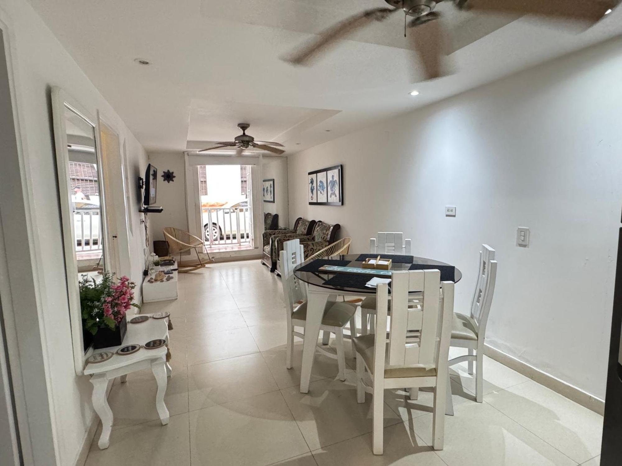 Apartamento Comodo Dentro De Murallas De - 112 Camila
